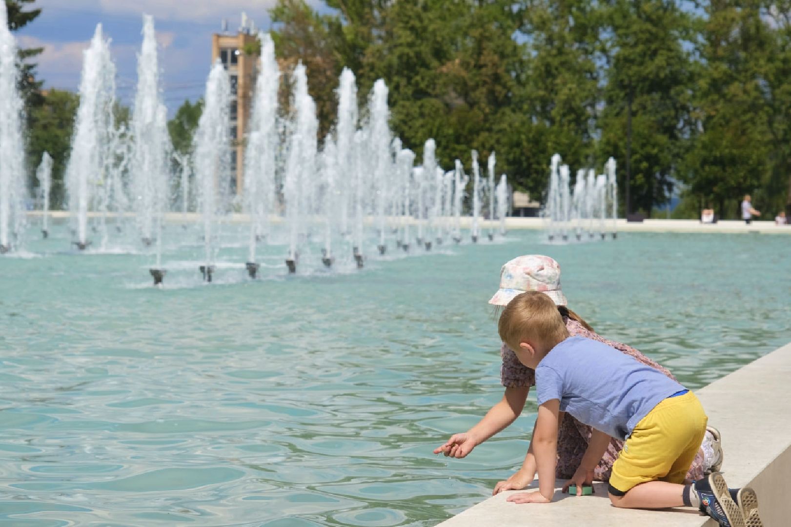 Благоустро