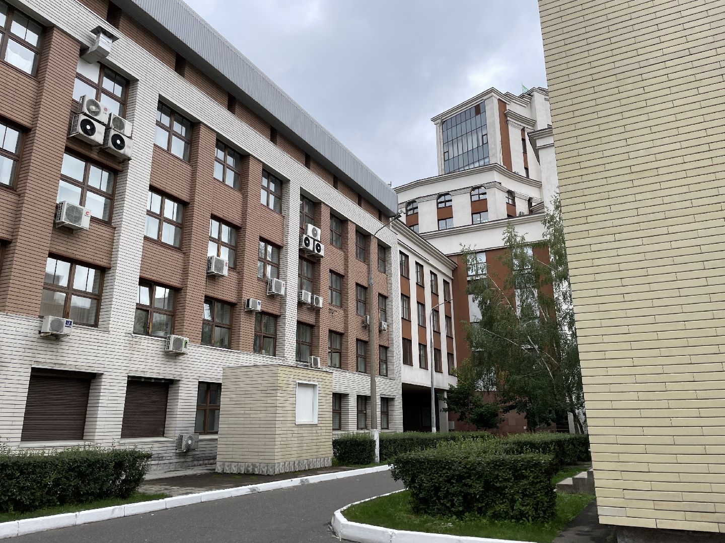 Абитуриенты