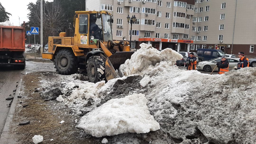 снег