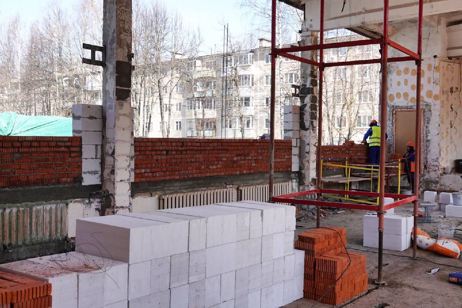 Строитель