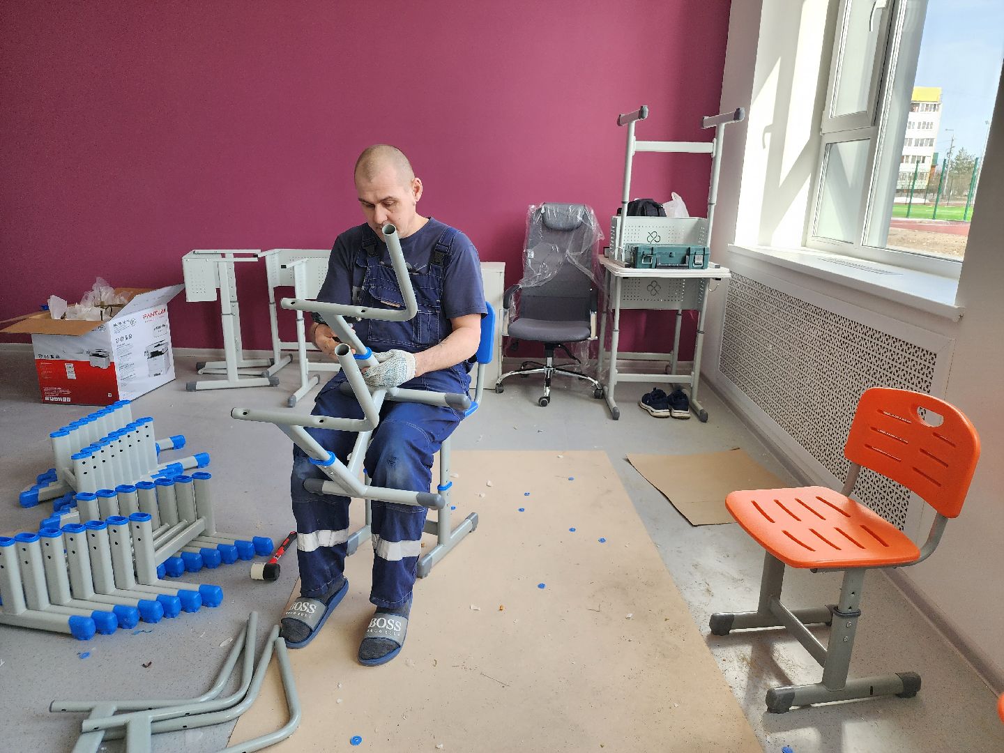 Строитель