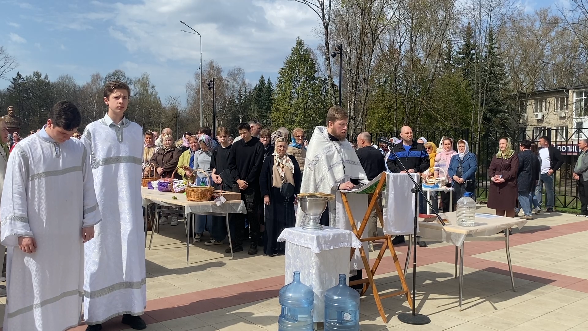 Храм
