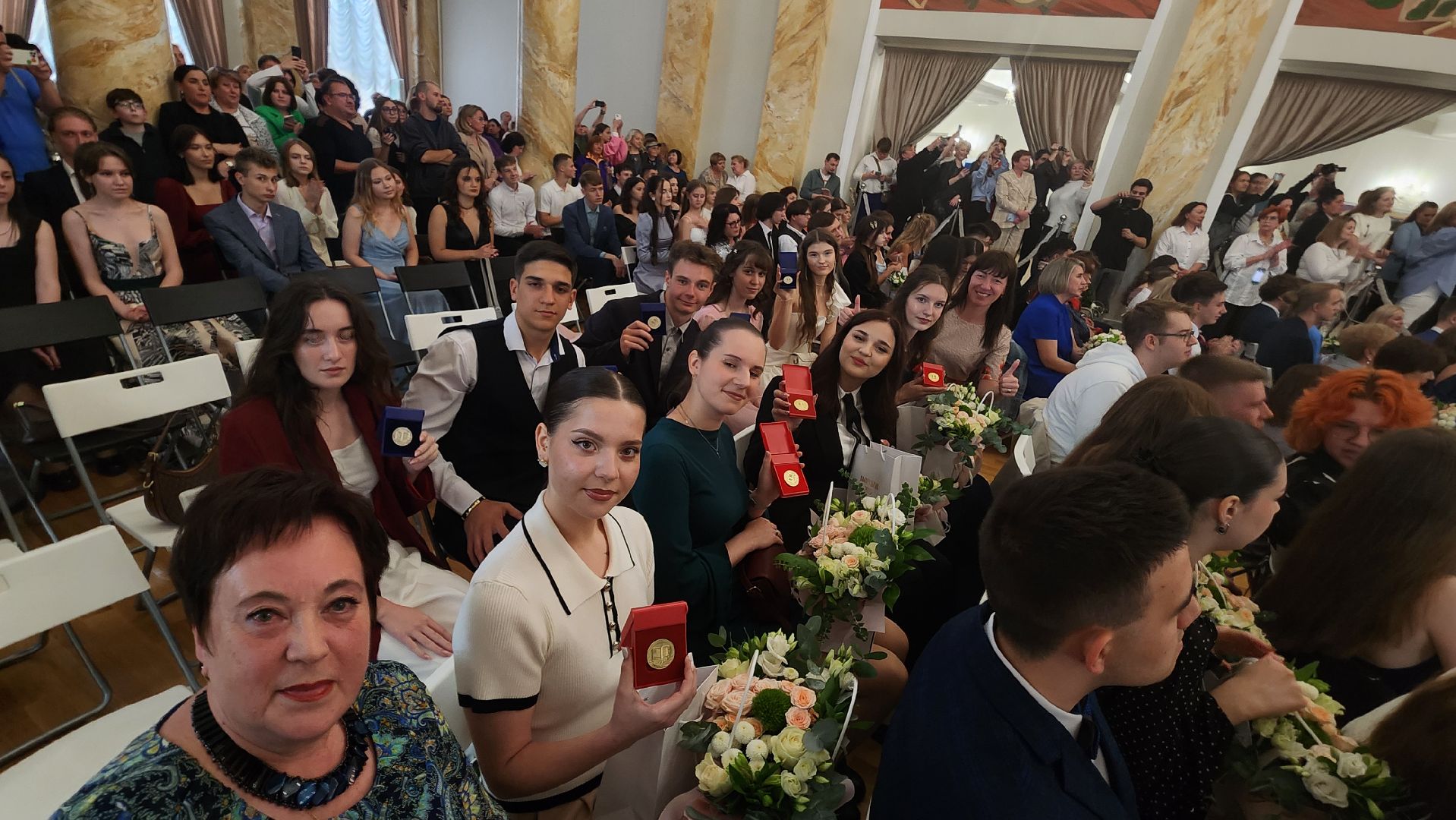 Медали