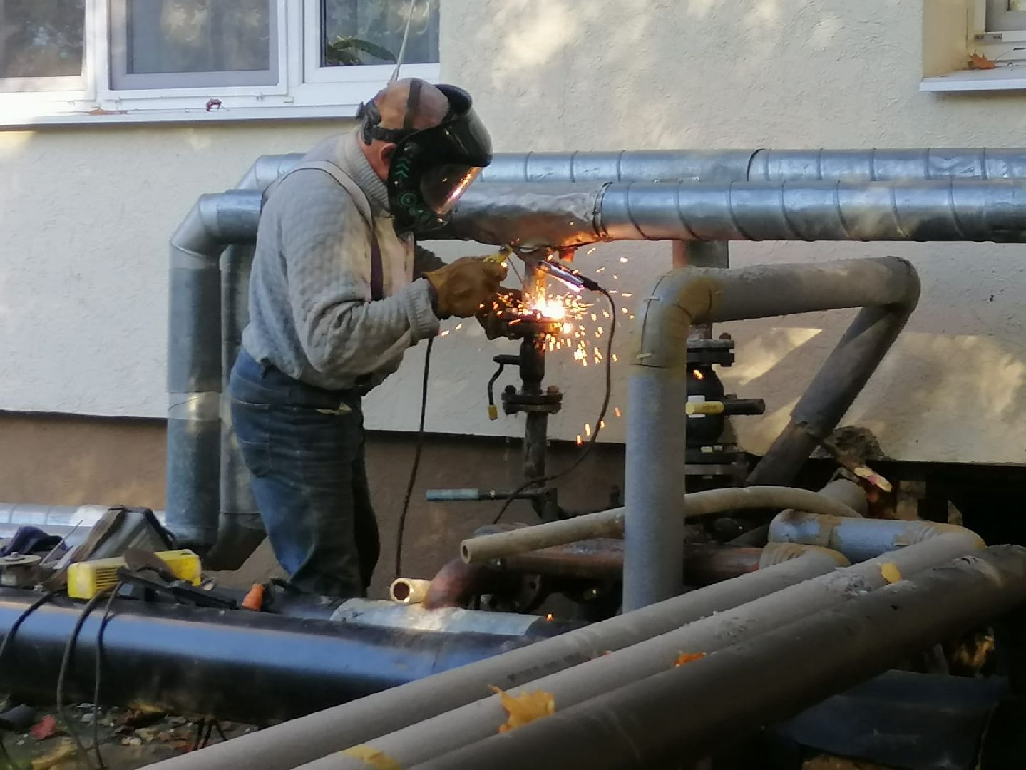 АД