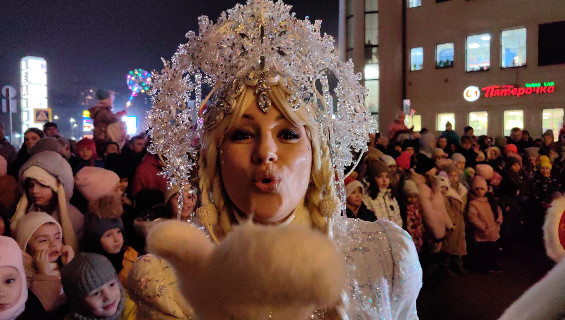 «Ёлочка, гори!»: в Щёлкове зажгли огни на главном символе Нового года